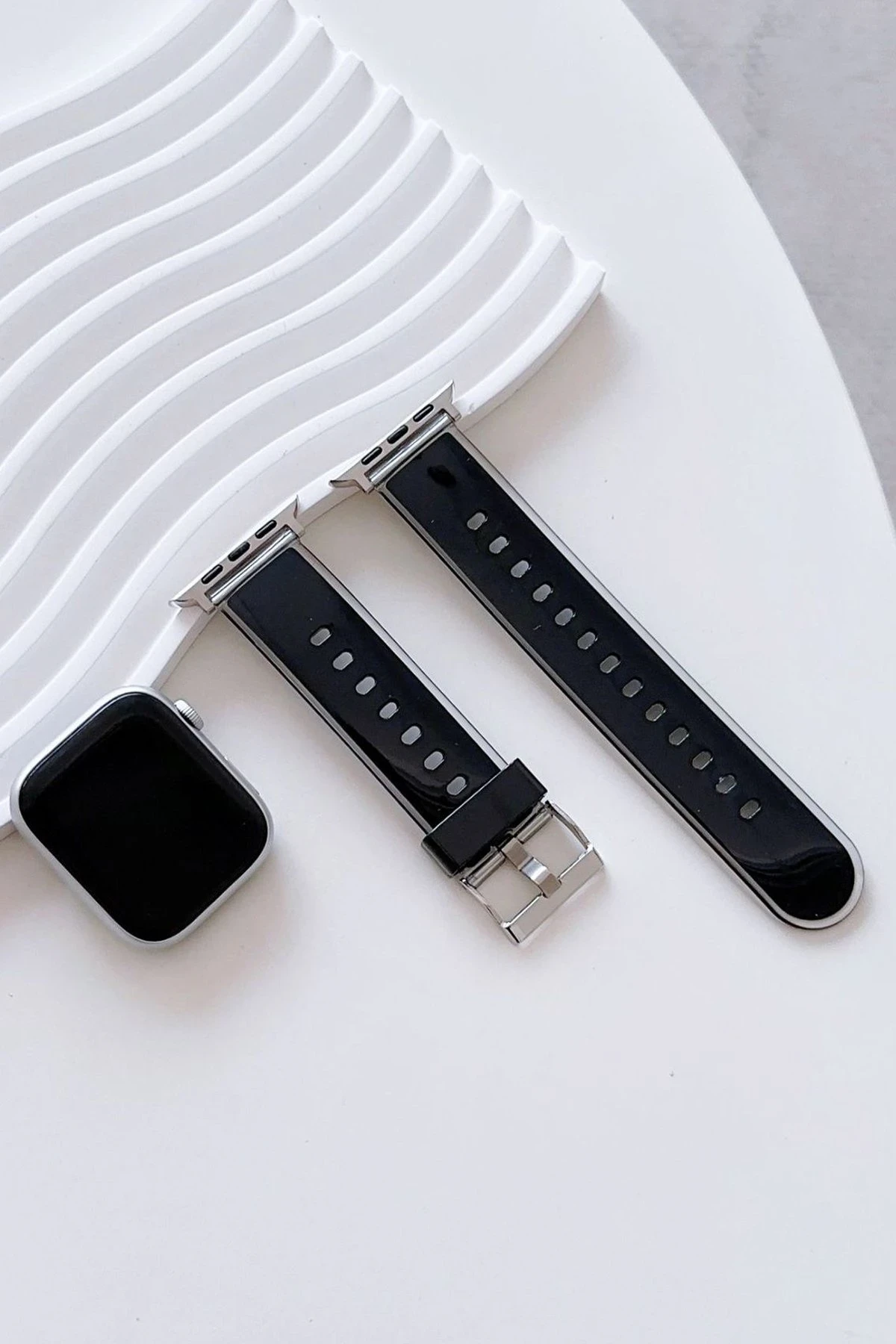 Movenchy Apple Watch 45mm Jelly Silikon Kordon - Siyah — görsel 2