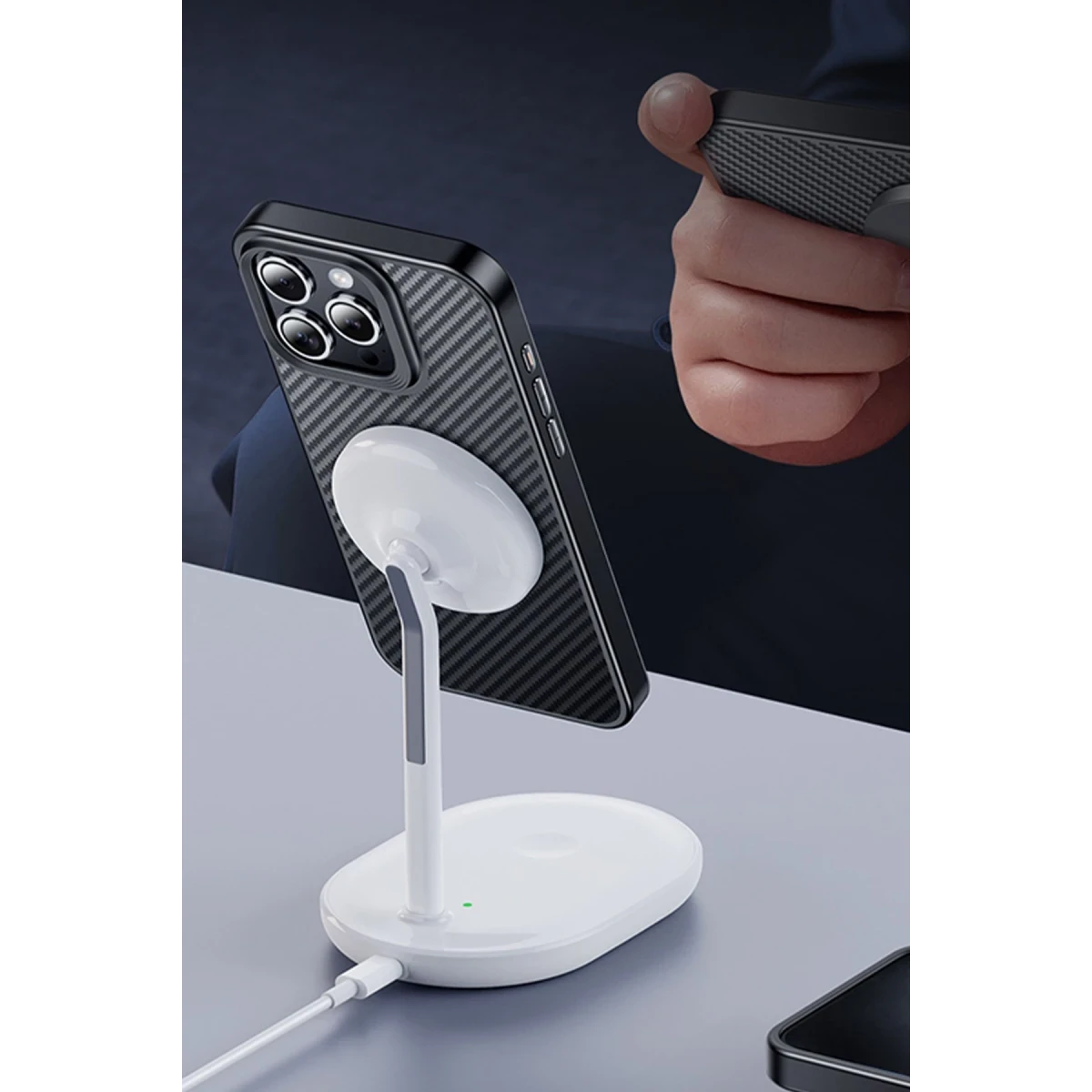 Hoco. Apple iPhone 15 Pro Knight Kevlar Magsafe Kapak - Siyah