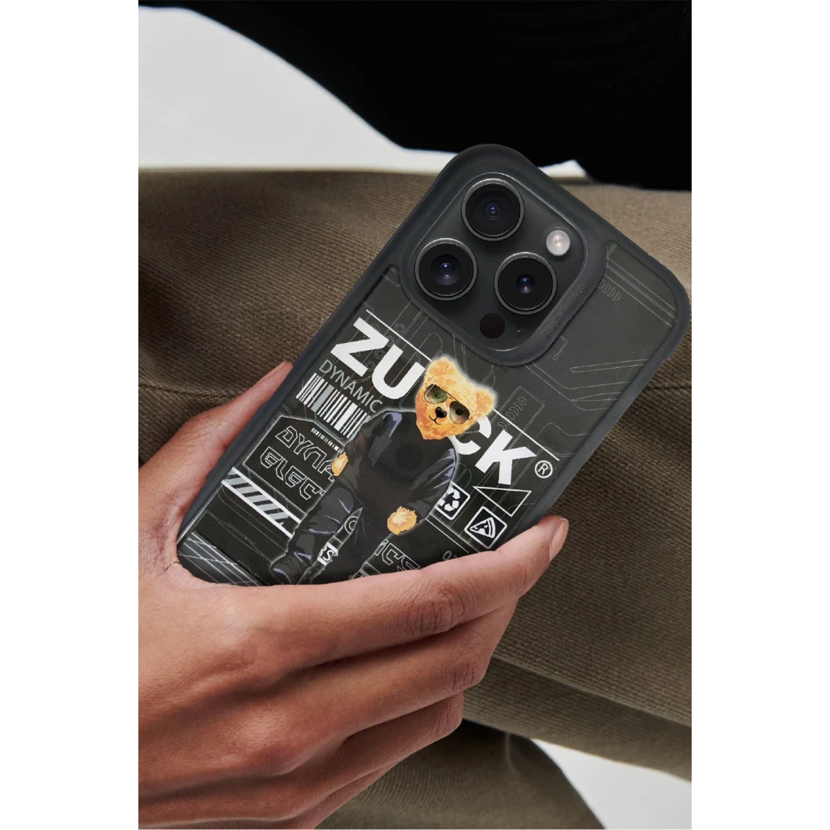 ZuckBear Apple iPhone 15 Pro Colby Light Kapak - Charm