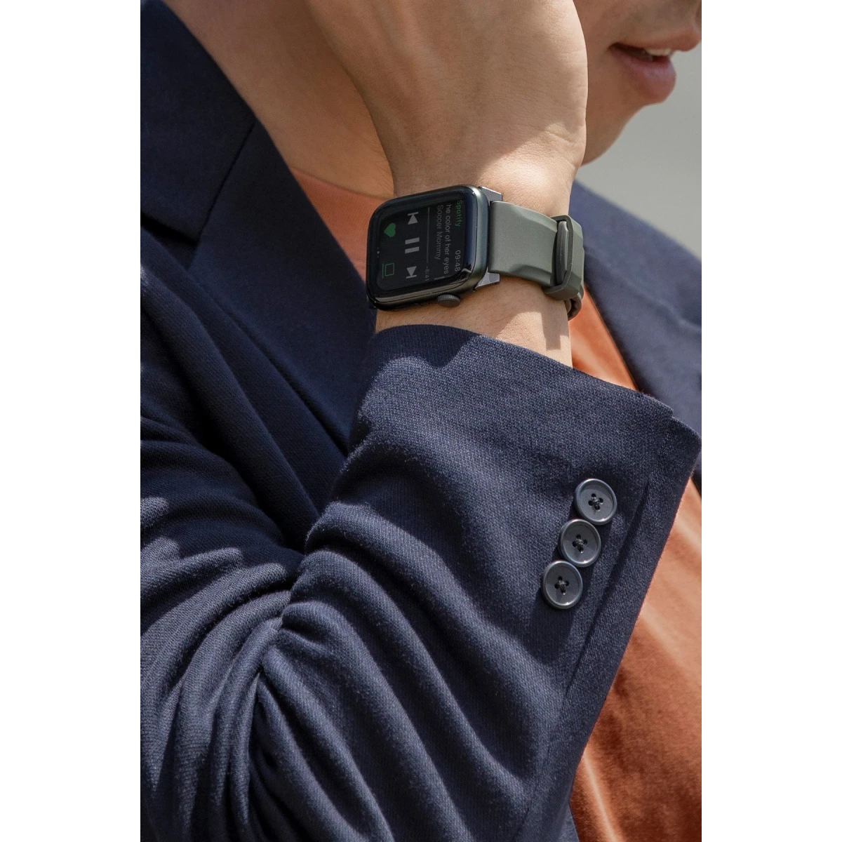 Uniq Apple Watch 41mm Linus Airosoft Silikon Kordon - Siyah