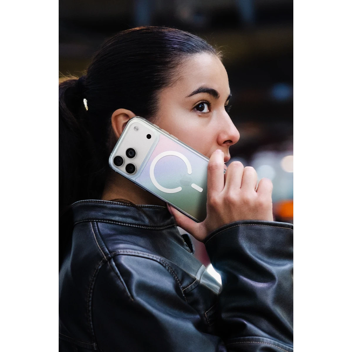 Uniq Apple iPhone 17 Pro Iridescia Magsafe Kapak - Dark Rainbow