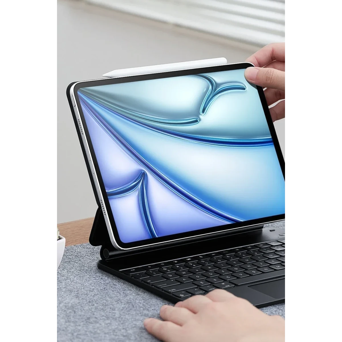 ESR Apple iPad Air 13 (2024) Rebound Manyetik Klavyeli Tablet Kılıfı - Siyah